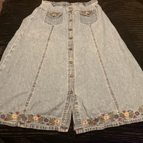 Studio West Dresses & Skirts - Studio West Women’s 1X Denim Skirt